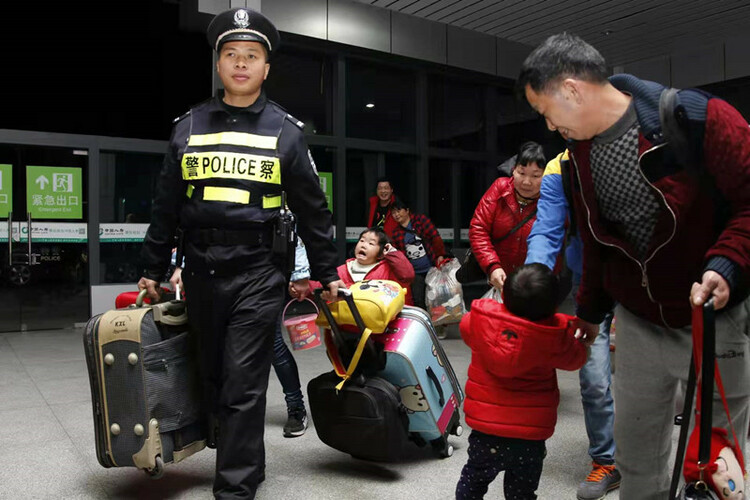 “公安楷模”杨仁德：仁心铁警 德行八方_fororder_4