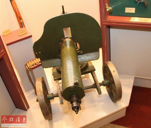 苏联tp-82手枪,苏联航天员曾将其带入太空用于自卫.