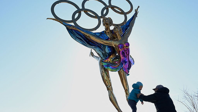 CMG Komentaryo: Di-pagpapadala ng iilang bansa ng mga opisyal, walang epekto sa tagumpay ng Beijing Winter Olympics_fororder_20211214Olimpiyada