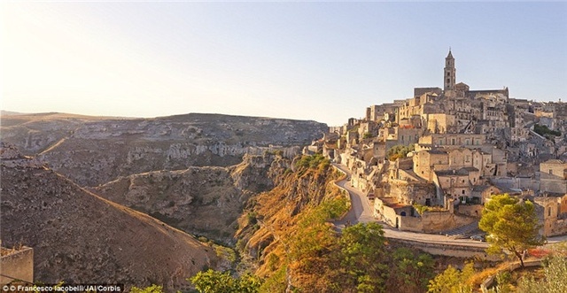 世界上最古老的洞穴 已有9000年历史竟还有人居住