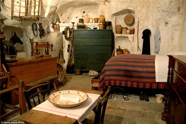 世界上最古老的洞穴 已有9000年历史竟还有人居住