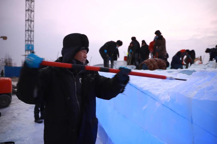 哈爾濱冰雪大世界建設開啟“加速度” 璀璨將在這裡綻放_fororder_圖片8