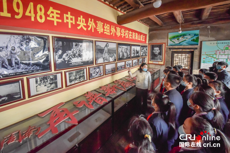 （原创）石家庄市鹿泉区北外附属凤凰外国语学校举行伊莎白教授106岁生日庆祝会_fororder_微信图片_20211216115858