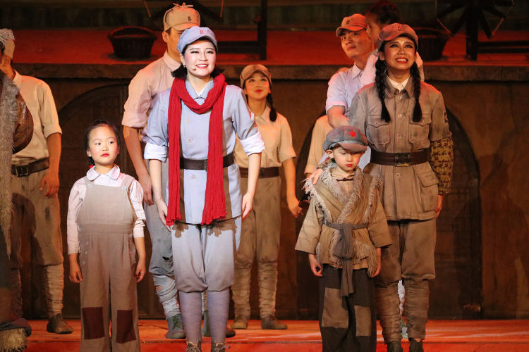 “壮丽70年·见证新陕西”中外记者走进延安 探索红色文化密码