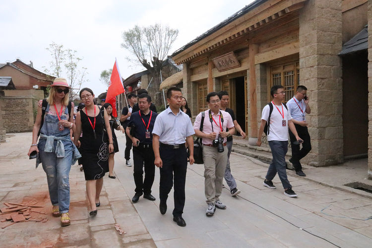 “壮丽70年·见证新陕西”中外记者走进延安 探索红色文化密码