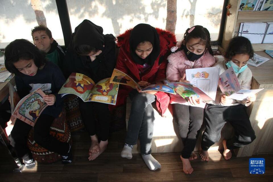 阿富汗：孩子們的“移動圖書館”