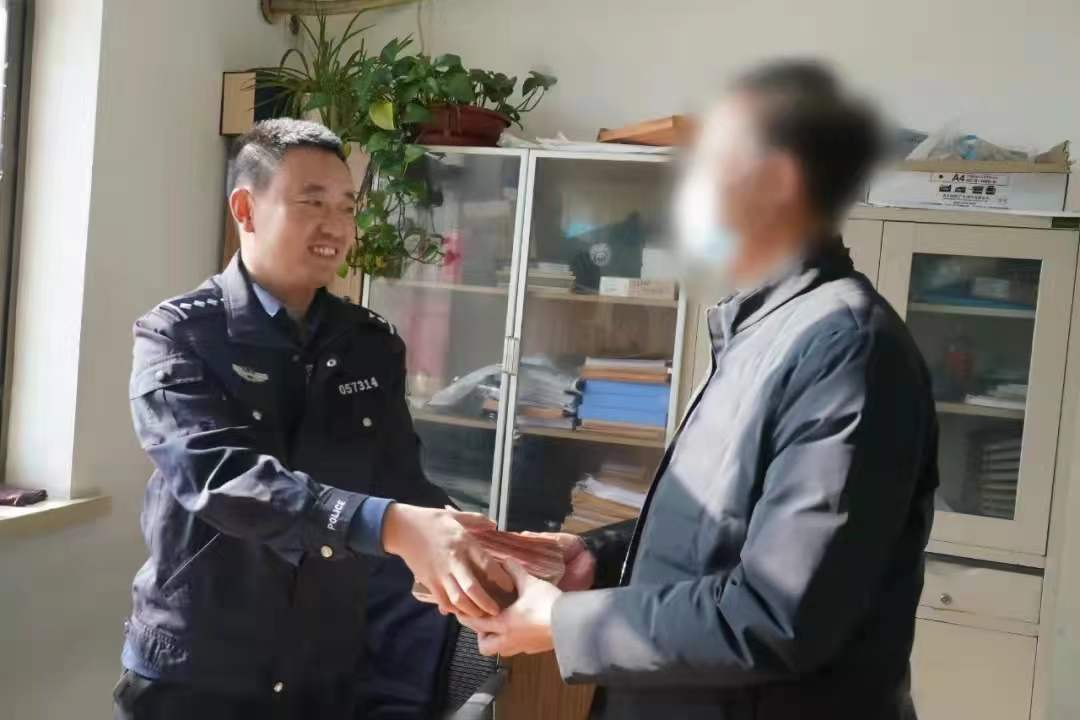 （原创）一男子网上刷单被“套路” 黄骅民警跨区域作战成功追回被骗钱款7万余元_fororder_图片3