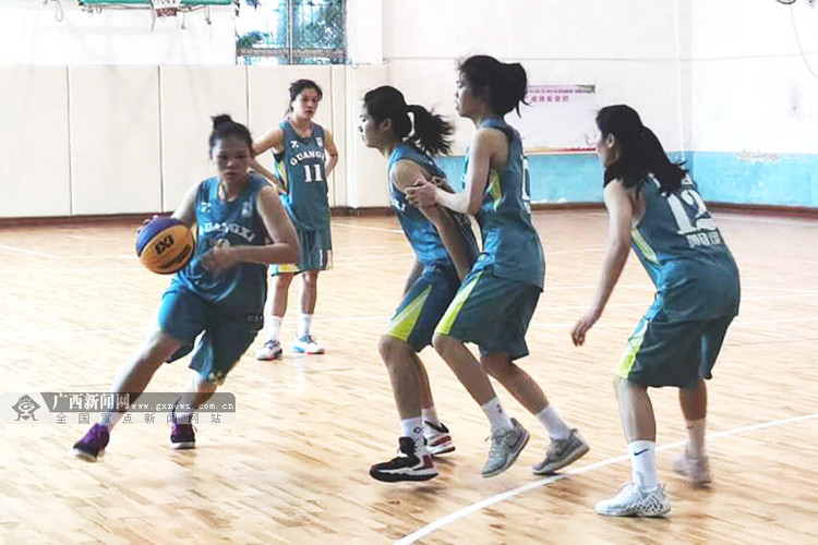 廣西女籃開展復訓後首次訓練公開課 專家現場指導