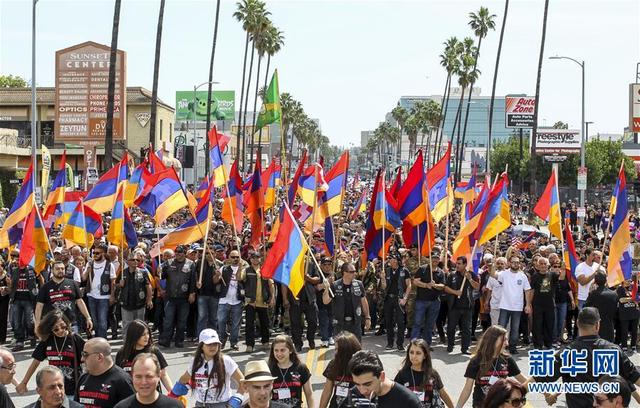 洛杉矶举行纪念亚美尼亚大屠杀事件101周年游行(组图)