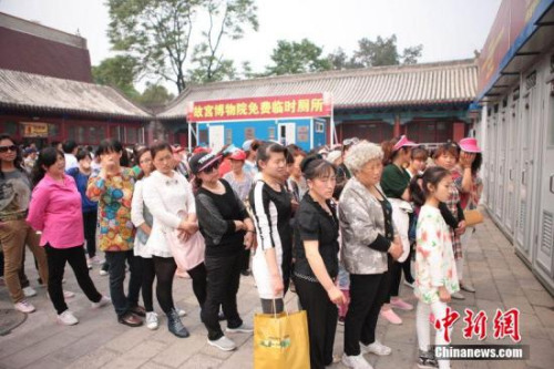 城市“如厕难”调查 北京公厕新标能否回应公众期待