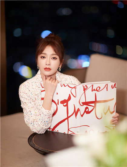 秦岚亮相Valentino华伦天奴南京德基广场限时艺术空间_fororder_图片10