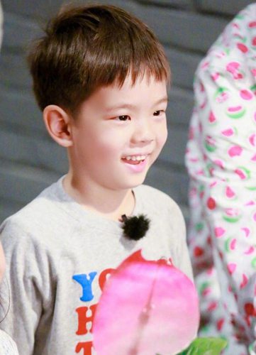 隔代遗传太强了，这些星二代长得像爷爷奶奶，潘长江外孙萌萌的