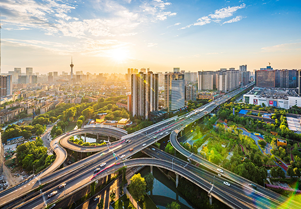 《成都市绿色低碳发展报告（2020）》和《低碳成都100案例》发布_fororder_阳光下的公园城-供图--成都市生态环境局