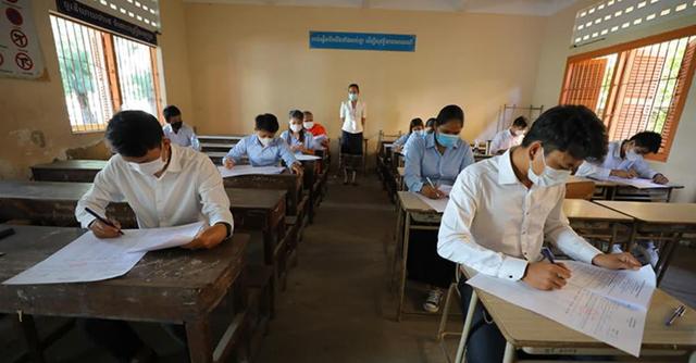 ລັດ​ຖະ​ບານ​ກຳ​ປູ​ເຈຍ​ຕົກ​ລົງ​ຈະ​ບໍ່​ຮັບ​ລັດ​ຖະ​ກອນ​ໃໝ່ສຳ​ລັບ​ປີ 2022_fororder_91ef76c6a7efce1bb0b13227573d6ad7b58f653f