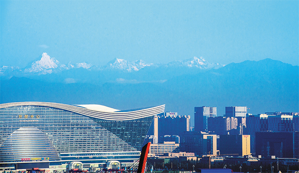 《成都市绿色低碳发展报告（2020）》和《低碳成都100案例》发布_fororder_雪山成为常驻公园城市的背景-供图--成都市生态环境局