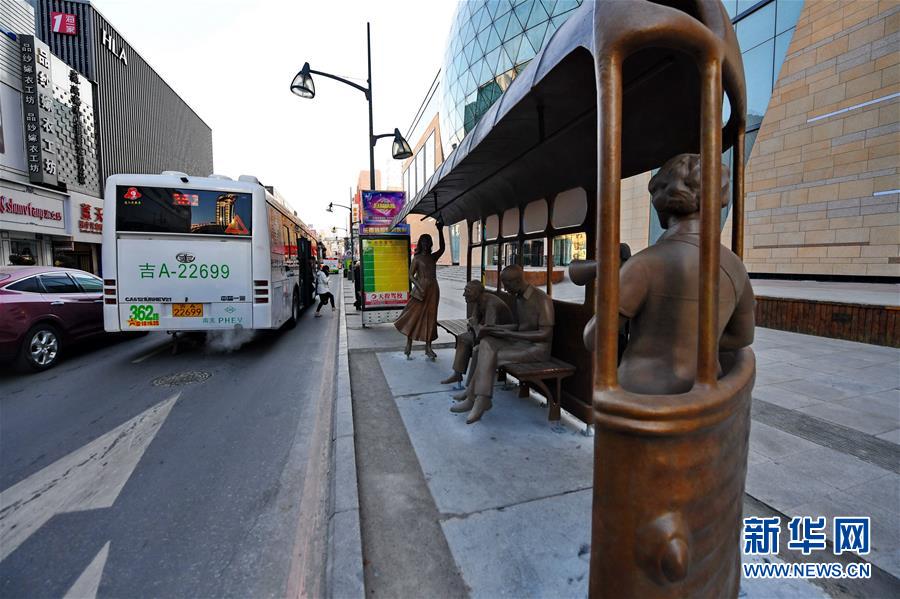 長春：路邊雕塑扮靚城市街景