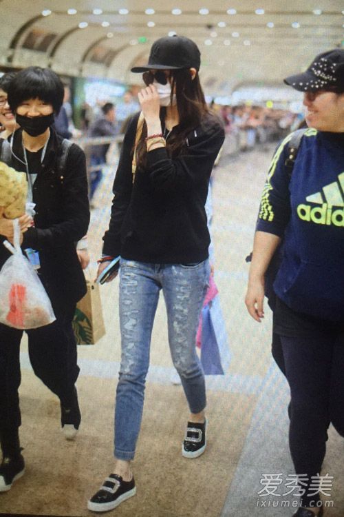 林允儿Angelababy 中韩女星最新机场街拍盘点