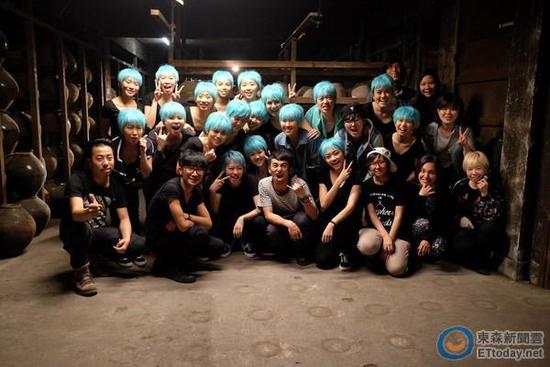 影分身术！  满屏都是薄荷绿头发的“窦靖童”(图)