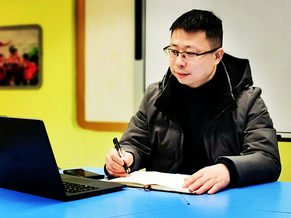 成都广大党员干部永葆初心 让红色基因代代相传_fororder_刘家明工作照