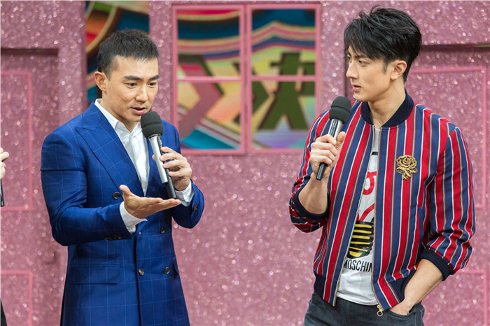 刘畊宏《天天向上》分享小泡芙趣事:把我扮成美人鱼