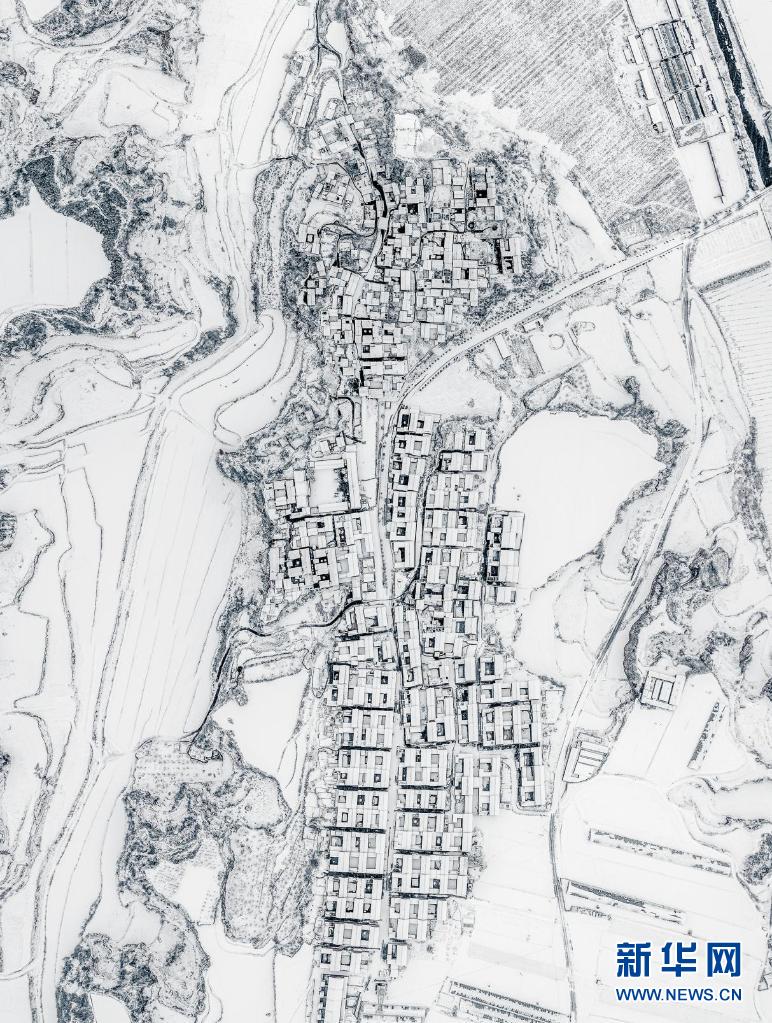 【“飞阅”中国】航拍太行山村雪景 银装素裹似水墨画