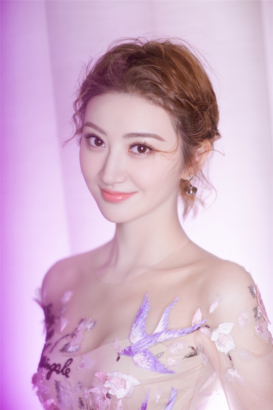 景甜穿礼服裙配秋裤称没有秋裤的冬天是不完整的