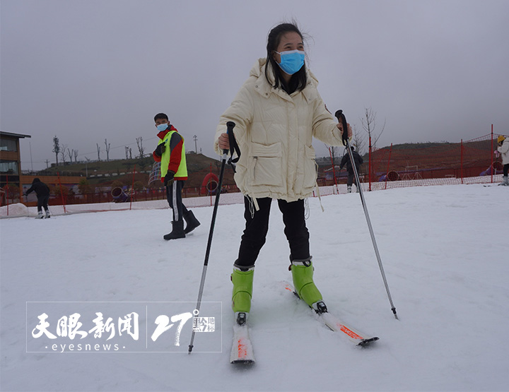 （中首）冬遊冰火兩重天 貴州滑雪與泡湯引客來