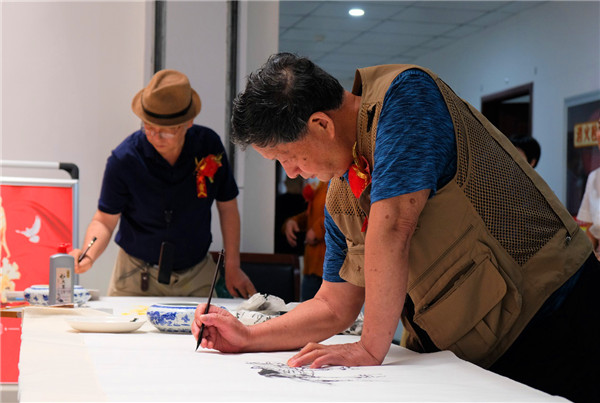 【A】陕西渭南：迎接“六五”世界环境日 艺术家用画笔描绘绿色经开