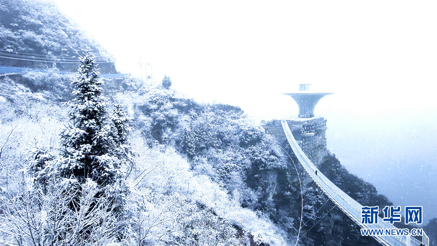 湖北多地迎降雪 雪潤大地美如畫