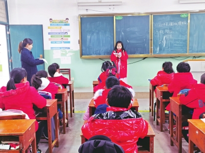 冬至唱《数九歌》 学包饺子 小学生探寻节气背后的“文化密码”