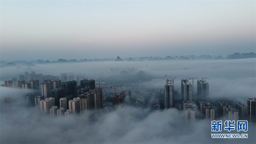 看冬日云瀑翻腾 “仙城”如仙境