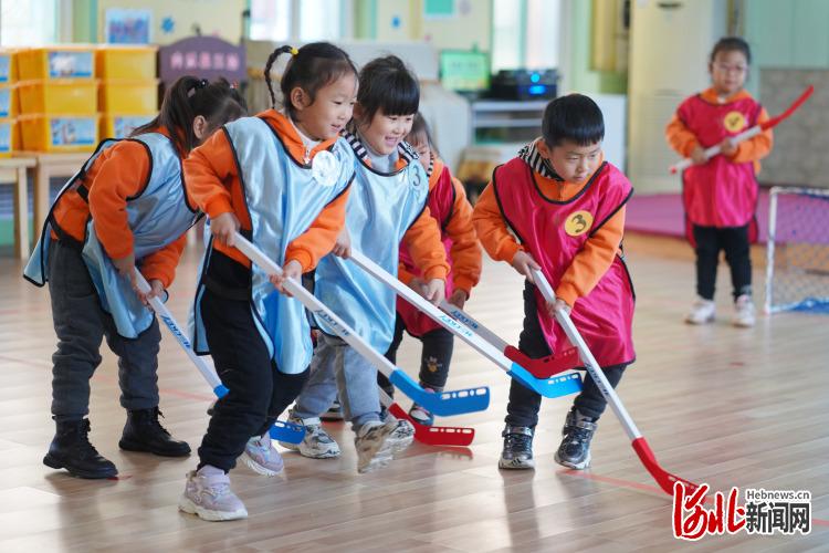 河北內丘：冰雪運動“火”校園