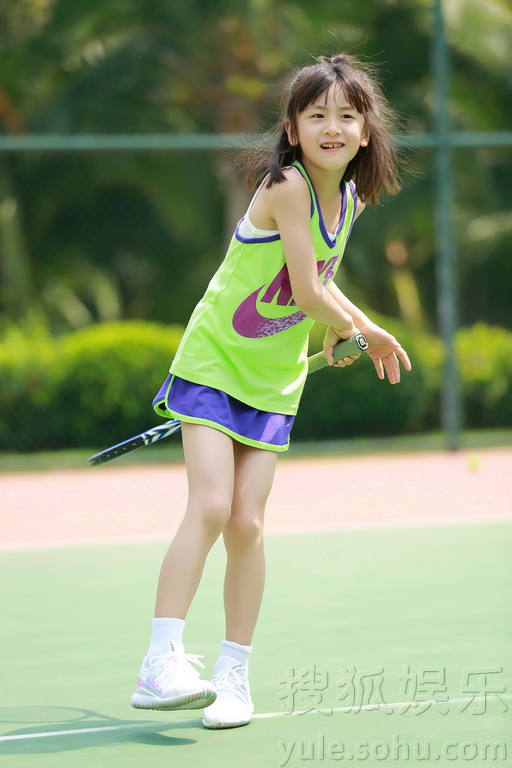 田亮晒森碟练习网球照 网球美少女长腿霸屏