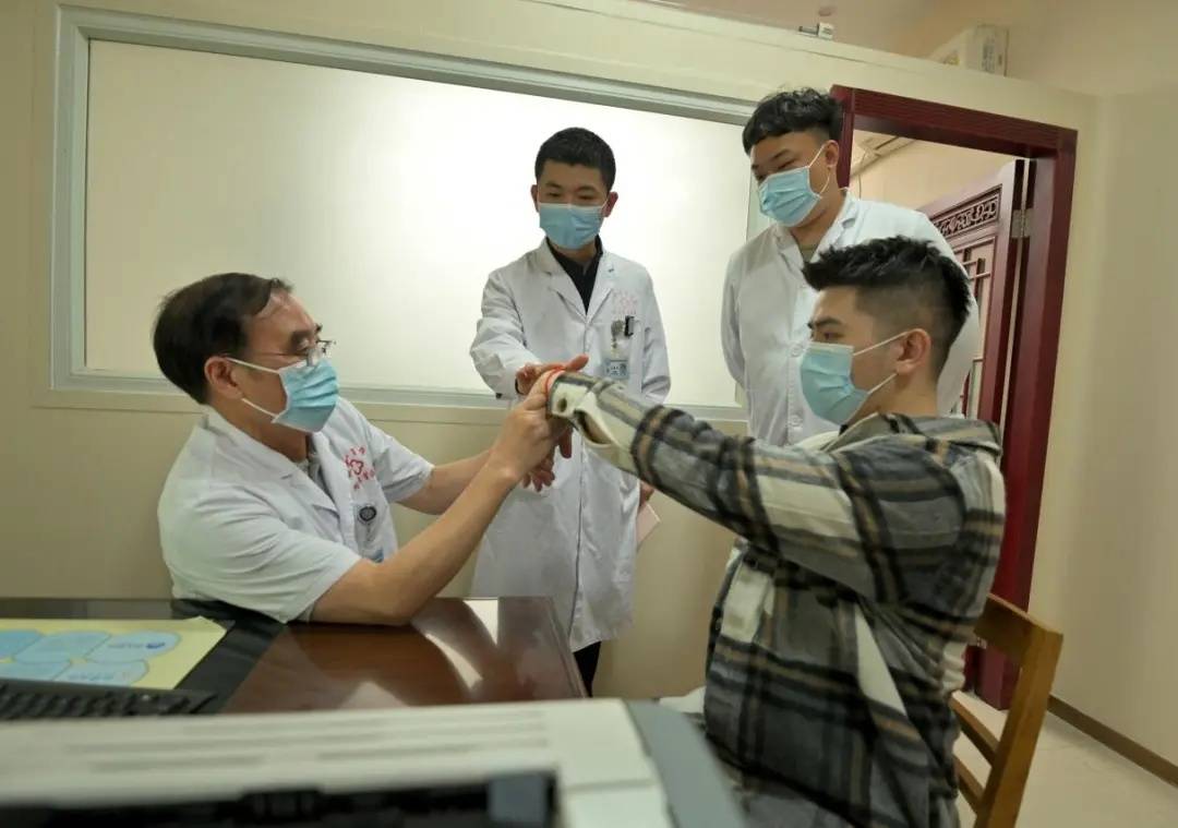 （转载）第四届四川省十大名中医候选人集中亮相！首期认识这7位