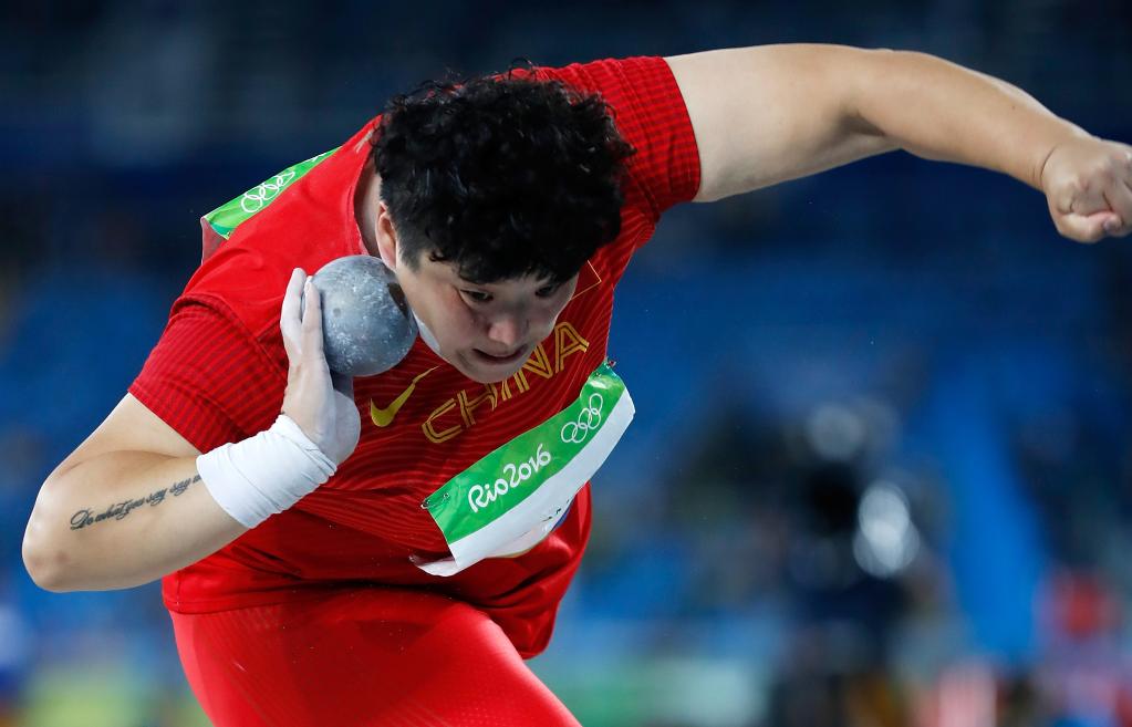 一掷牵金创历史四朝元老终圆梦记中国女子铅球首位奥运冠军巩立姣