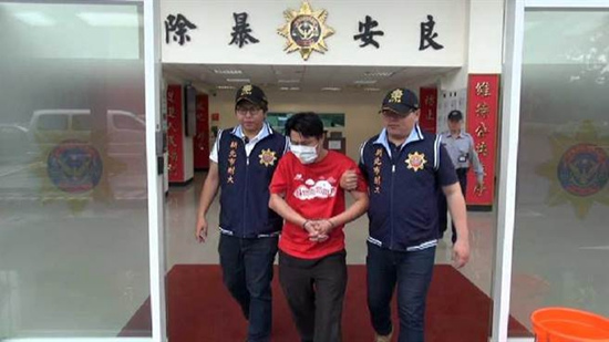 台灣一男子改槍牟利 母親大義滅親通知警方逮人