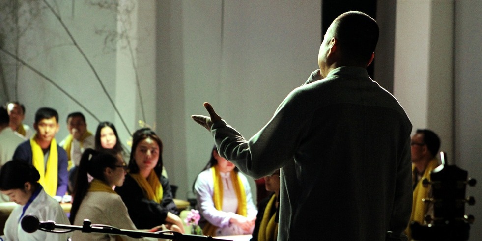 中国国际广播电台主持人弥亚牛诵读经典诗歌作品