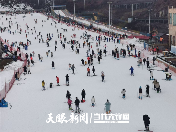 （中首、頭條）元旦假日——貴州省實現旅遊收入45.5億元