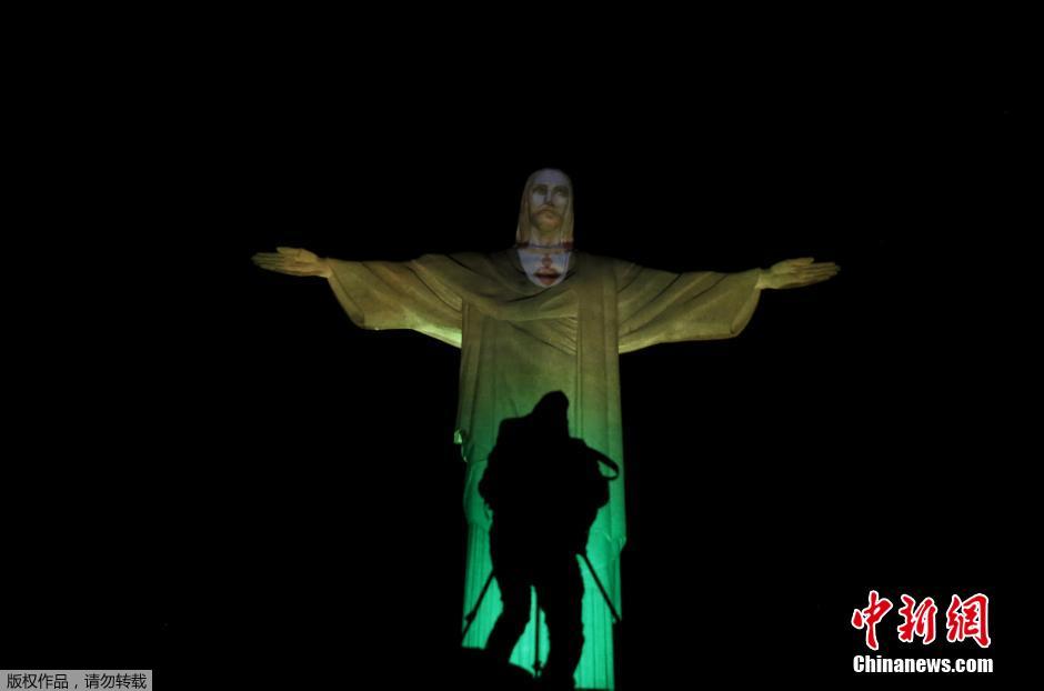 里约奥运会倒计时100天 巴西地标亮国旗色灯光庆祝