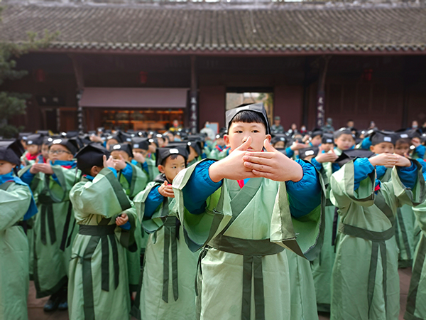 眉山东坡：擦亮东坡品牌 打造全域研学旅行目的地_fororder_三苏祠开展的东坡文化研学活动-供图-东坡区委宣传部