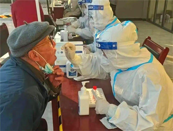 西咸新区沣西新城：无惧辛苦 坚守抗疫第一线_fororder_图片75