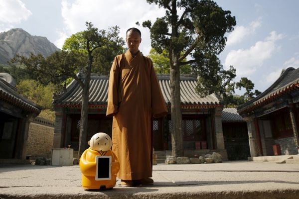 英媒：機器人和尚亮相中國寺廟 會講經説法