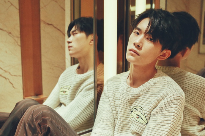 網友解密易烊千璽唇下凸起:帥哥標配“唇酒窩”