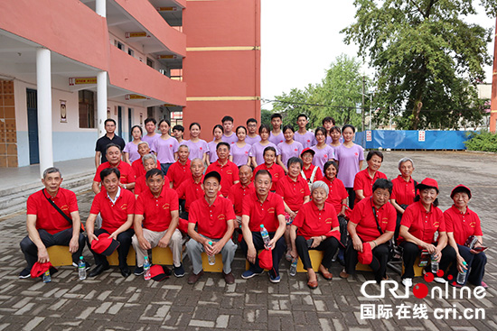 华东交大学子与耄耋老人穿越时空的“青年对话”