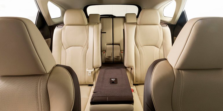 雷克萨斯RX L七座SUV亮相洛杉矶 剑指奥迪Q7