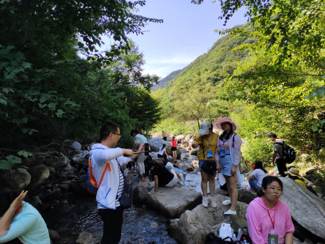 日月星辰，美食音乐，在少华山这群人都玩嗨了