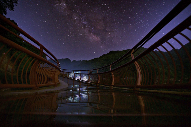 日月星辰，美食音乐，在少华山这群人都玩嗨了