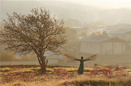 中国东航携手胡歌“让幸福落地” 发布暖心宣传片传递品牌温度