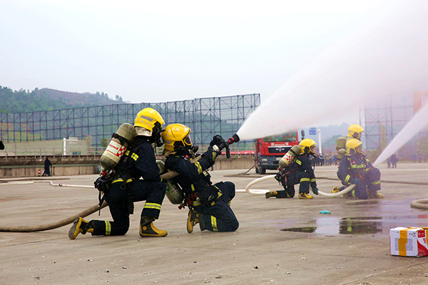 宜宾市举行反恐防暴应急综合演练_fororder_演练现场-供图-宜宾市公安局5
