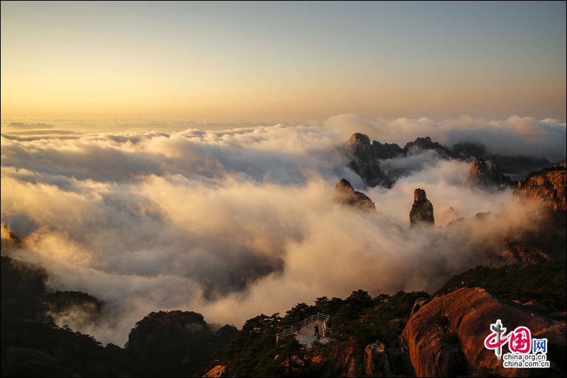 云海佛光晚霞 黄山初冬美景让人目不暇接